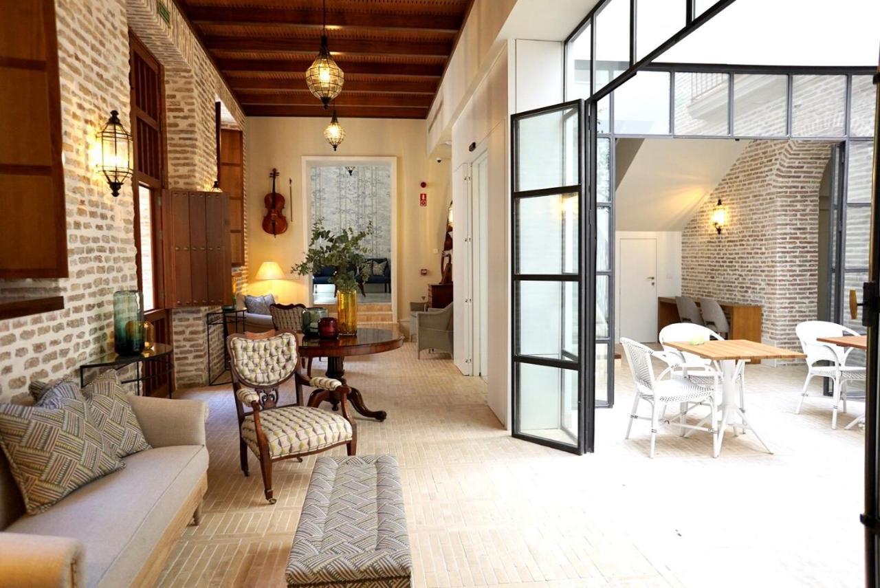 Amadeus Hotel 4*